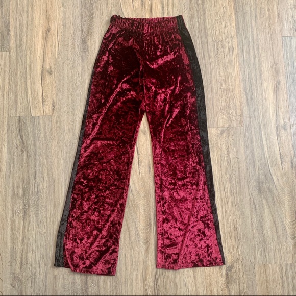Red and black Velvet pants - Picture 3 of 8